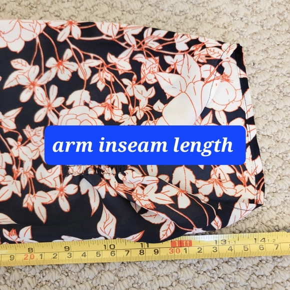 Banana Republic navy floral 3/4 sleeve semi sheer blouse - Picture 7 of 9